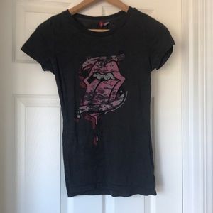 Gray graphic tee from H&M (size 6)